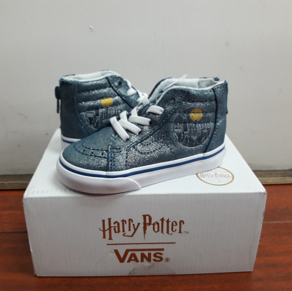 vans - Picture 1 of 4